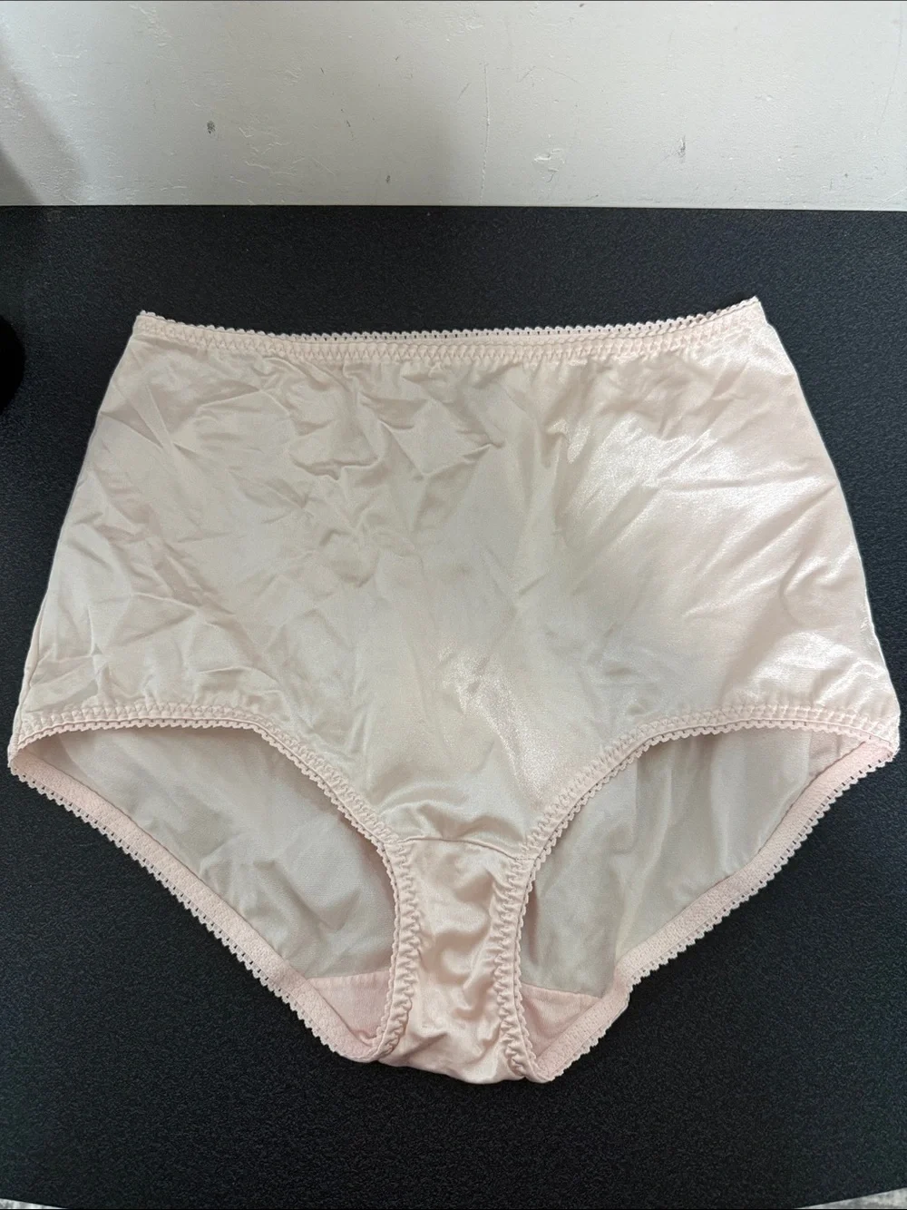 vassarette High-Waist Stretch Briefs in Pale Pink - Picture 1 of 3